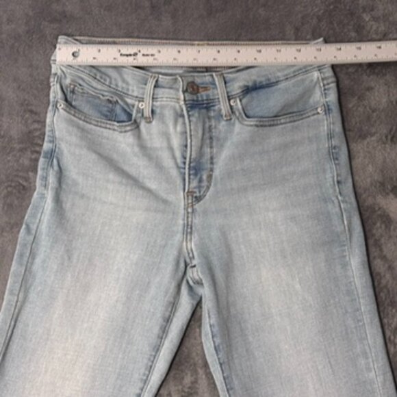 Levi’s Women’s Light Wash Skinny Jeans W28 L30 (act. 27x29.25) - Picture 6 of 10